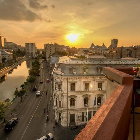Ferienwohnung Baroque Splendor: Breathtaking Views & Design Bukarest Exterior foto