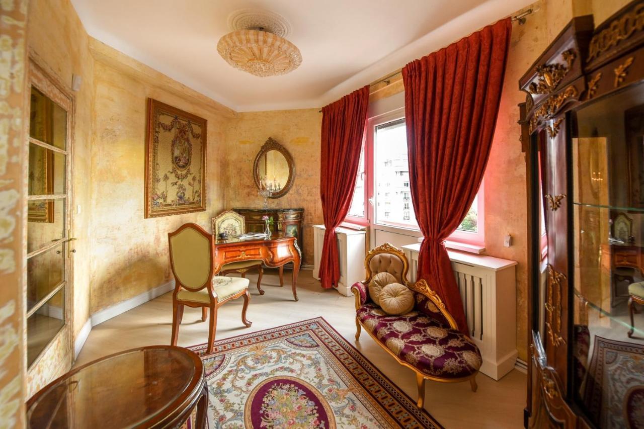 Ferienwohnung Baroque Splendor: Breathtaking Views & Design Bukarest Exterior foto