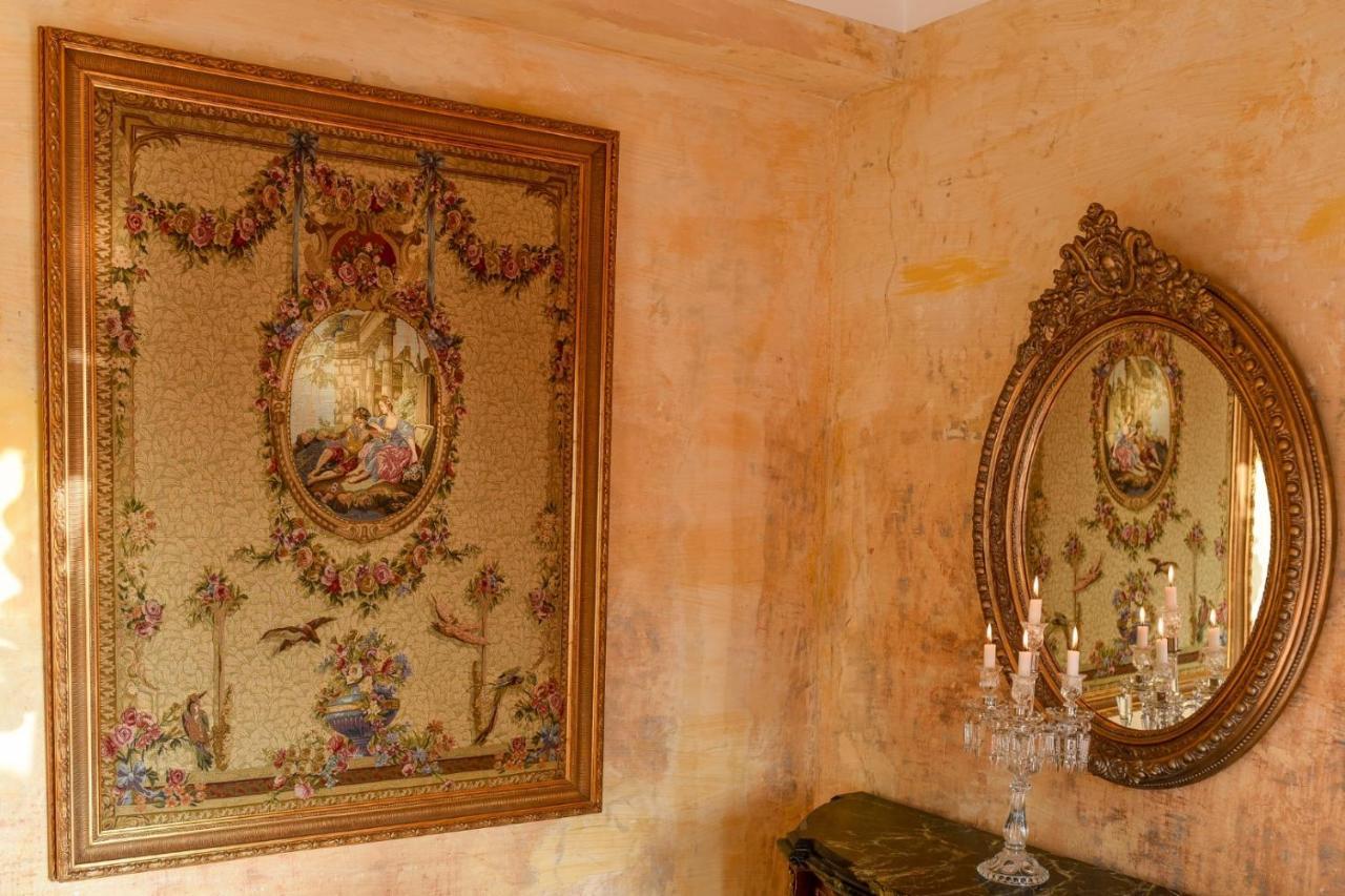 Ferienwohnung Baroque Splendor: Breathtaking Views & Design Bukarest Exterior foto