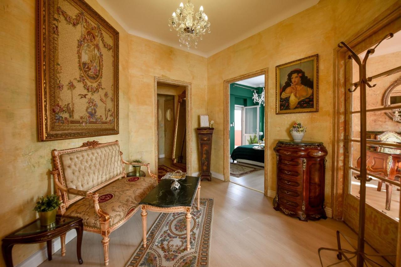 Ferienwohnung Baroque Splendor: Breathtaking Views & Design Bukarest Exterior foto