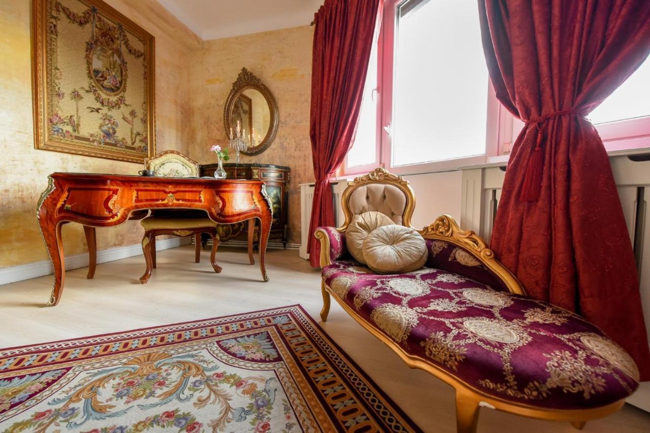 Ferienwohnung Baroque Splendor: Breathtaking Views & Design Bukarest Exterior foto