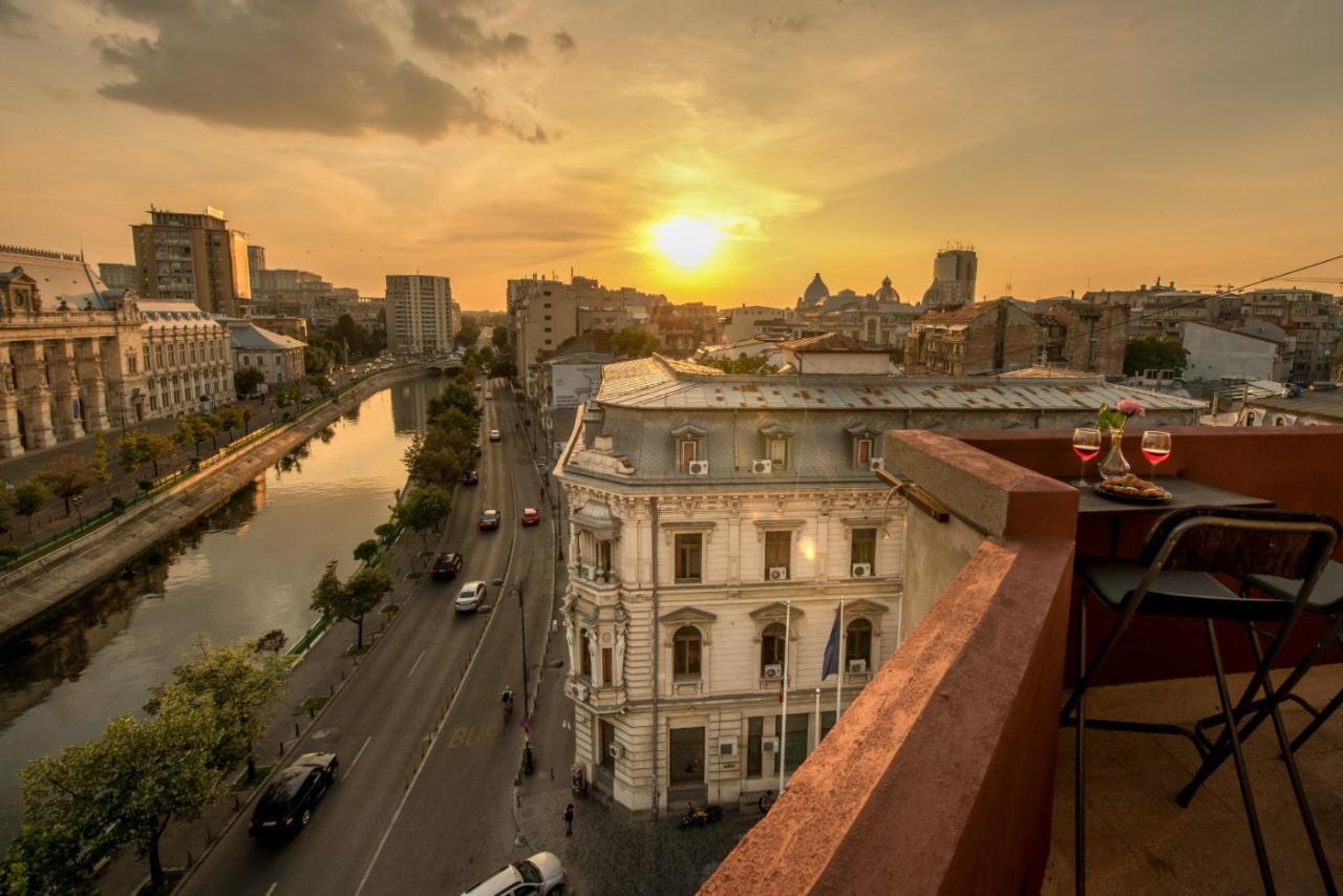 Ferienwohnung Baroque Splendor: Breathtaking Views & Design Bukarest Exterior foto