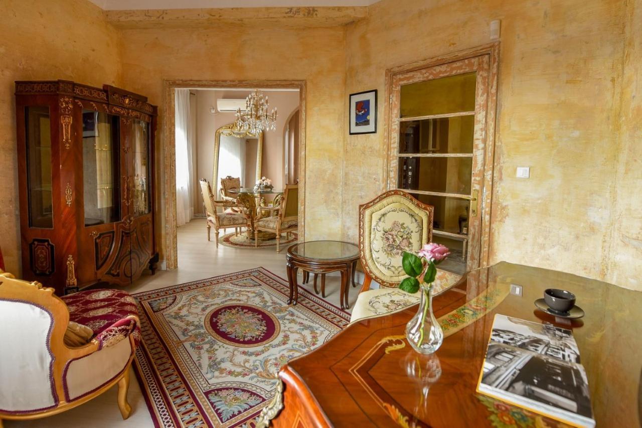 Ferienwohnung Baroque Splendor: Breathtaking Views & Design Bukarest Exterior foto